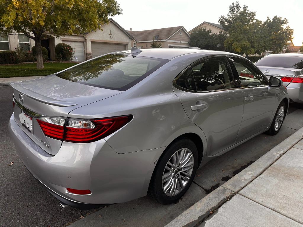 
								2015 Lexus ES full									