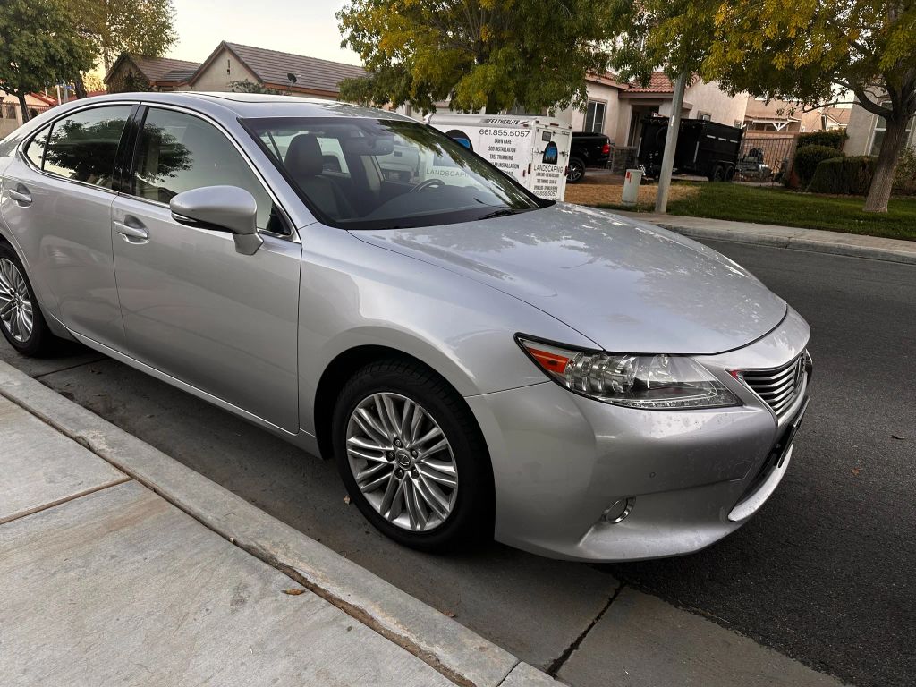 
								2015 Lexus ES full									