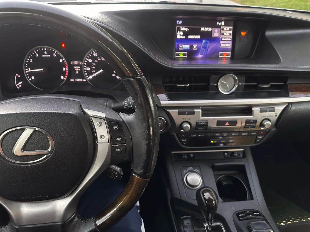 
								2015 Lexus ES full									