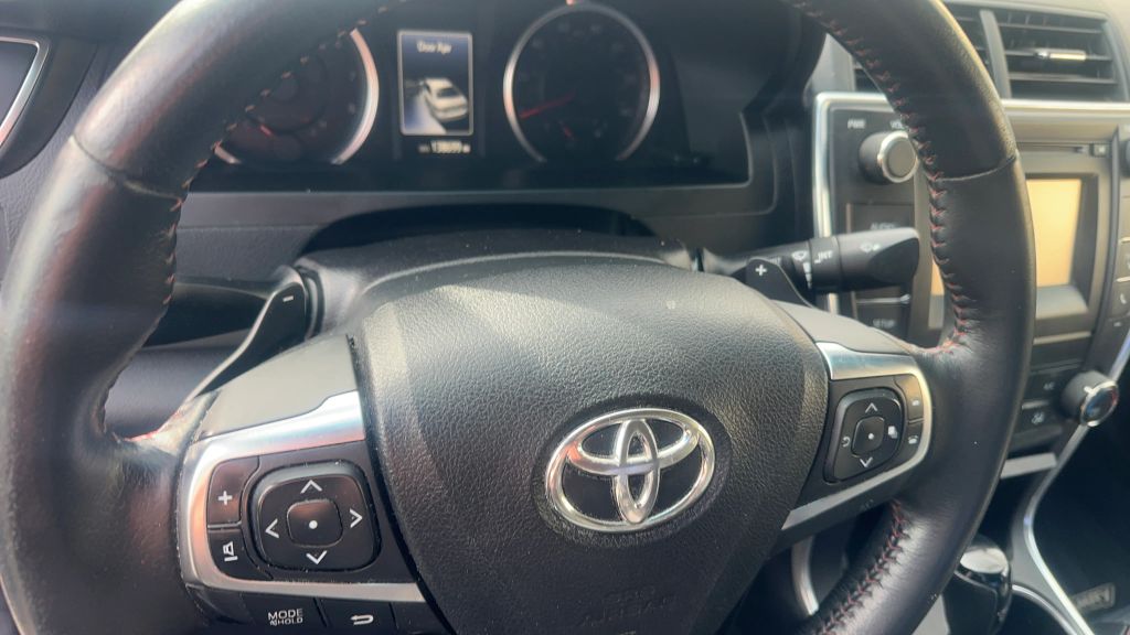 
								2015 Toyota Camry SE Sedan 4D full									